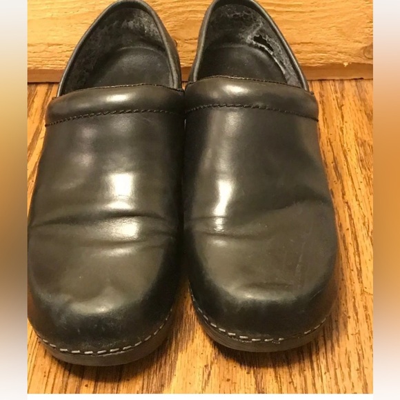 Women’s clogs size 6M black leather made in Brazil - Picture 2 of 7
